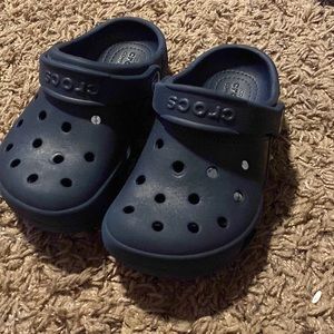navy blue boy crocs